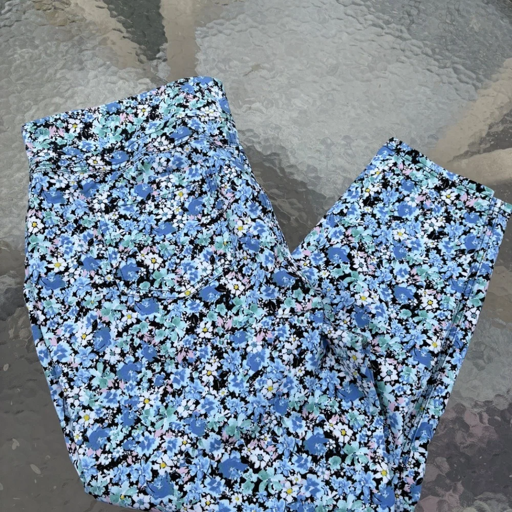 Blue Floral Stretch Leggings - Ladies Size 2X - Picture 3 of 3